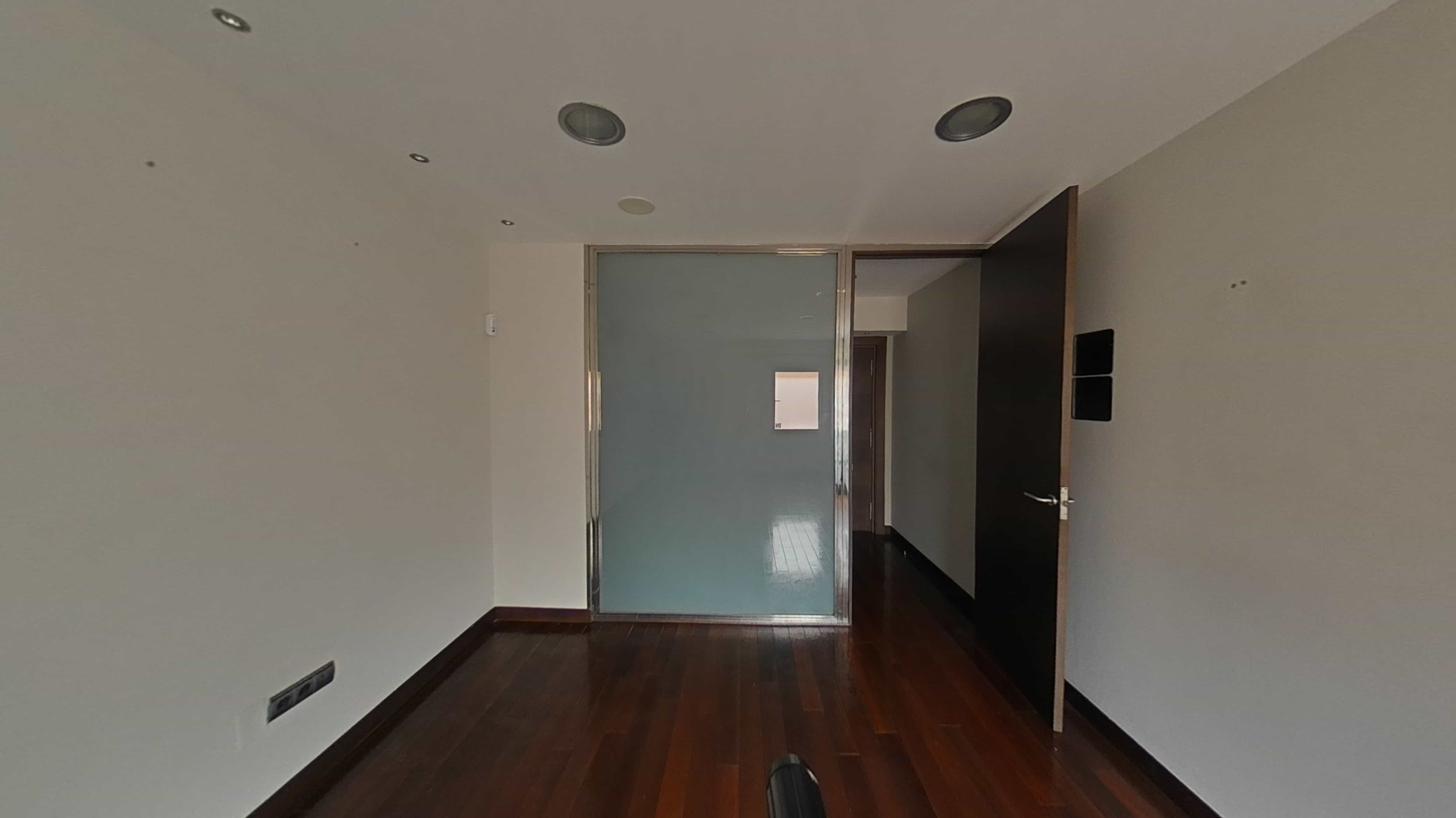  - Image 4