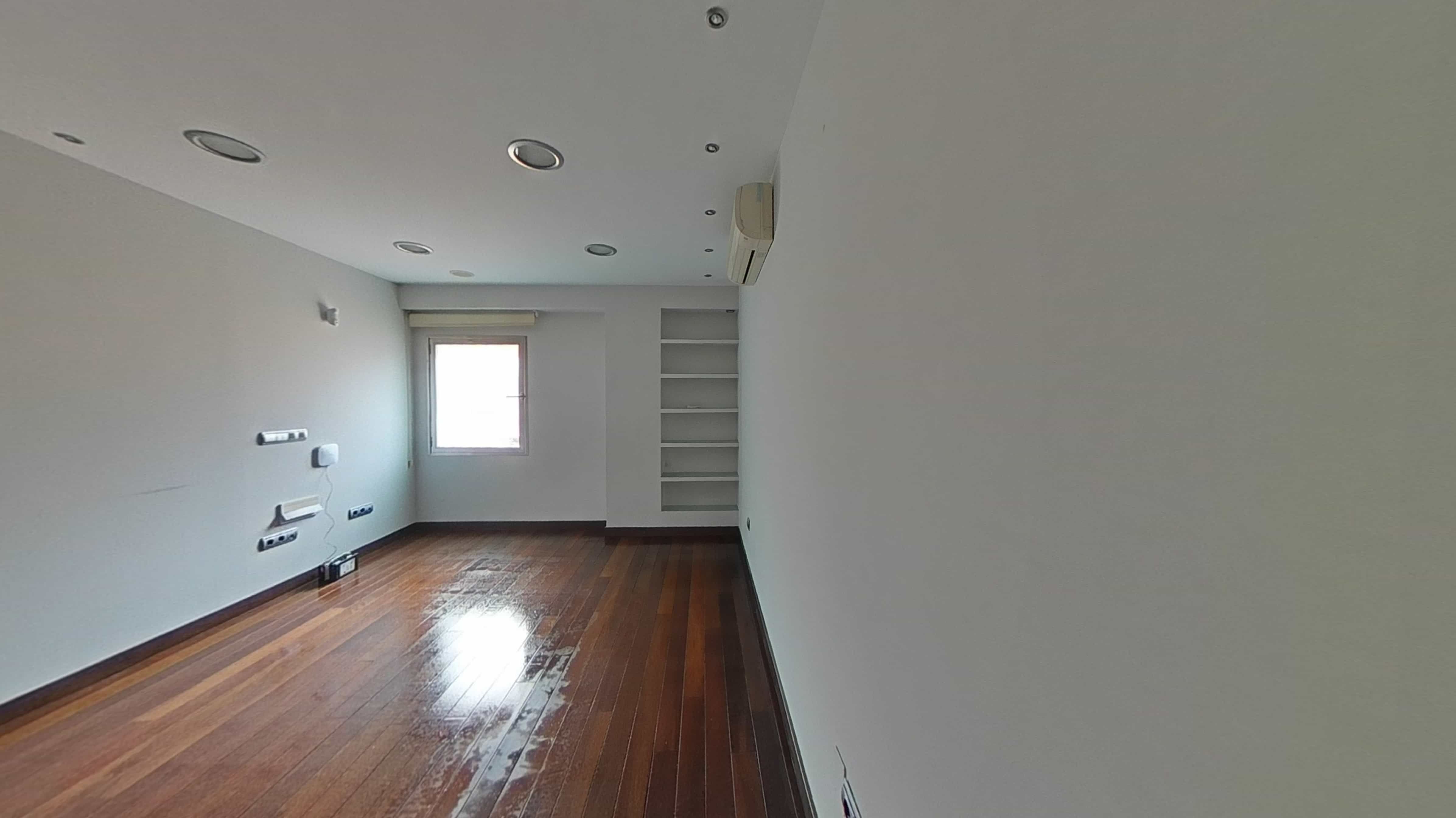  - Image 19