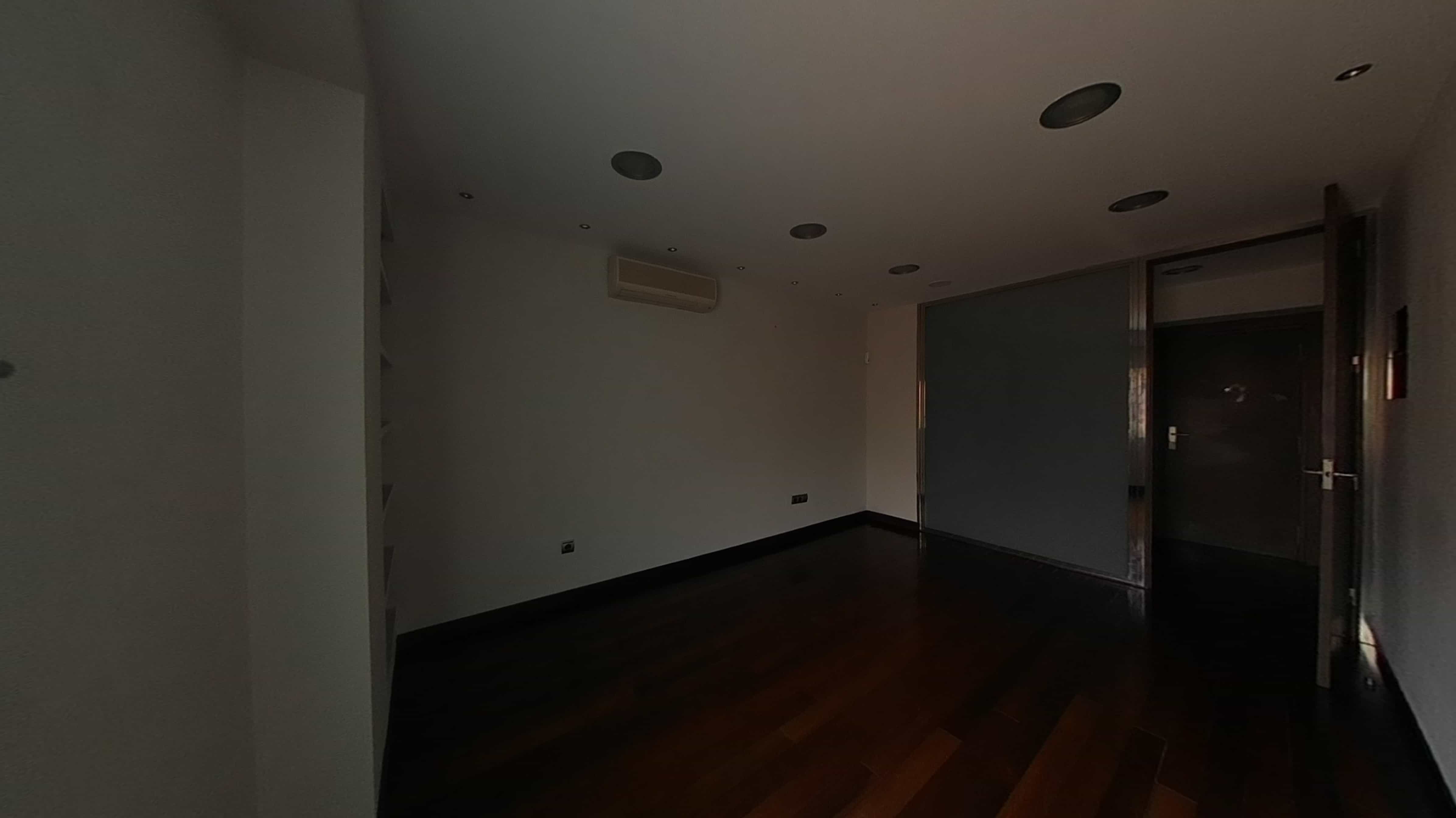 Bureau virá ao sul da Calle Pasión, Valladolid - Image 22