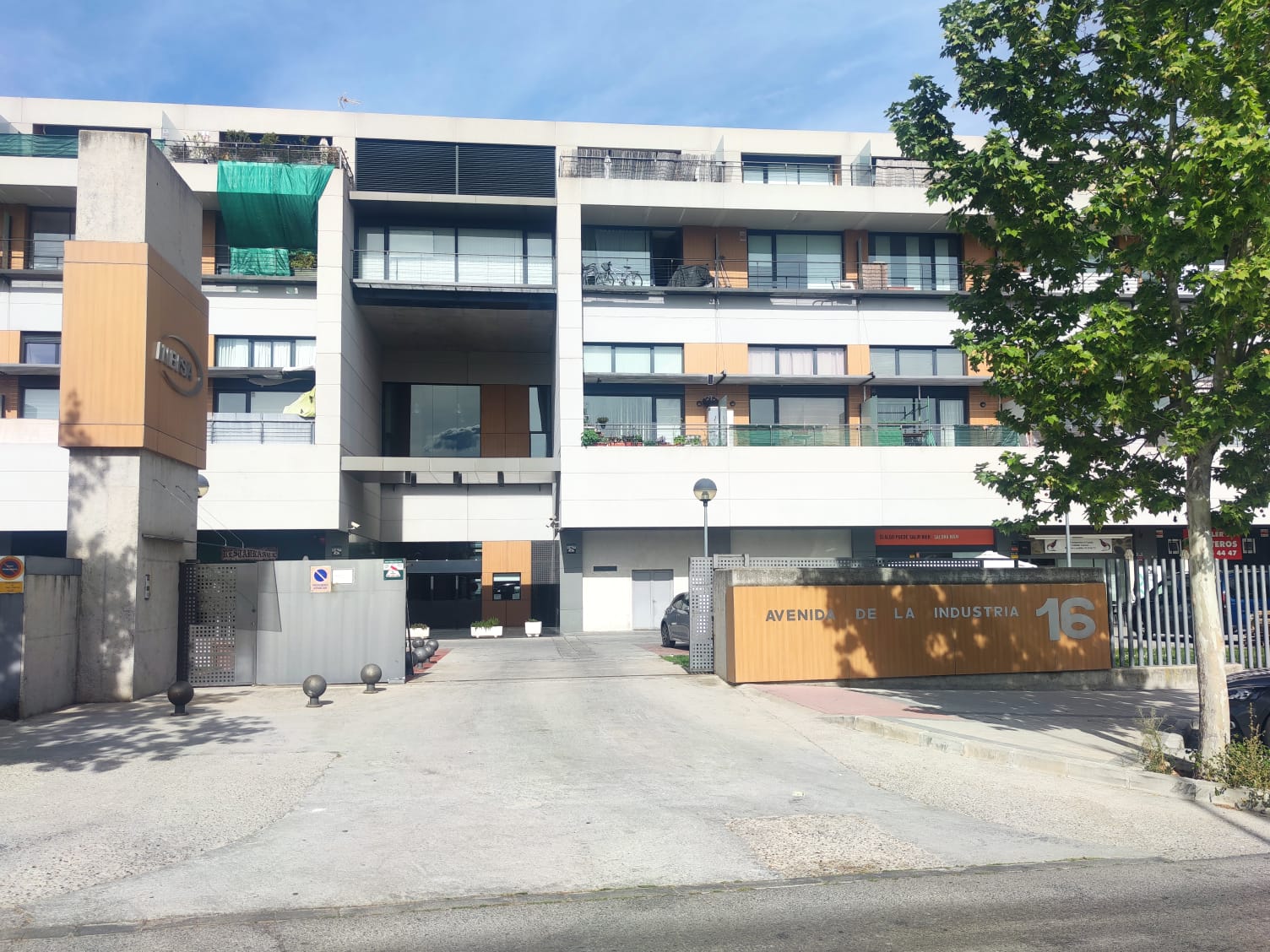 Local comercial en Industria