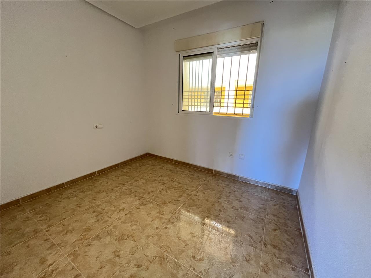 Apartamento quase novo em Torrevieja - Image 19