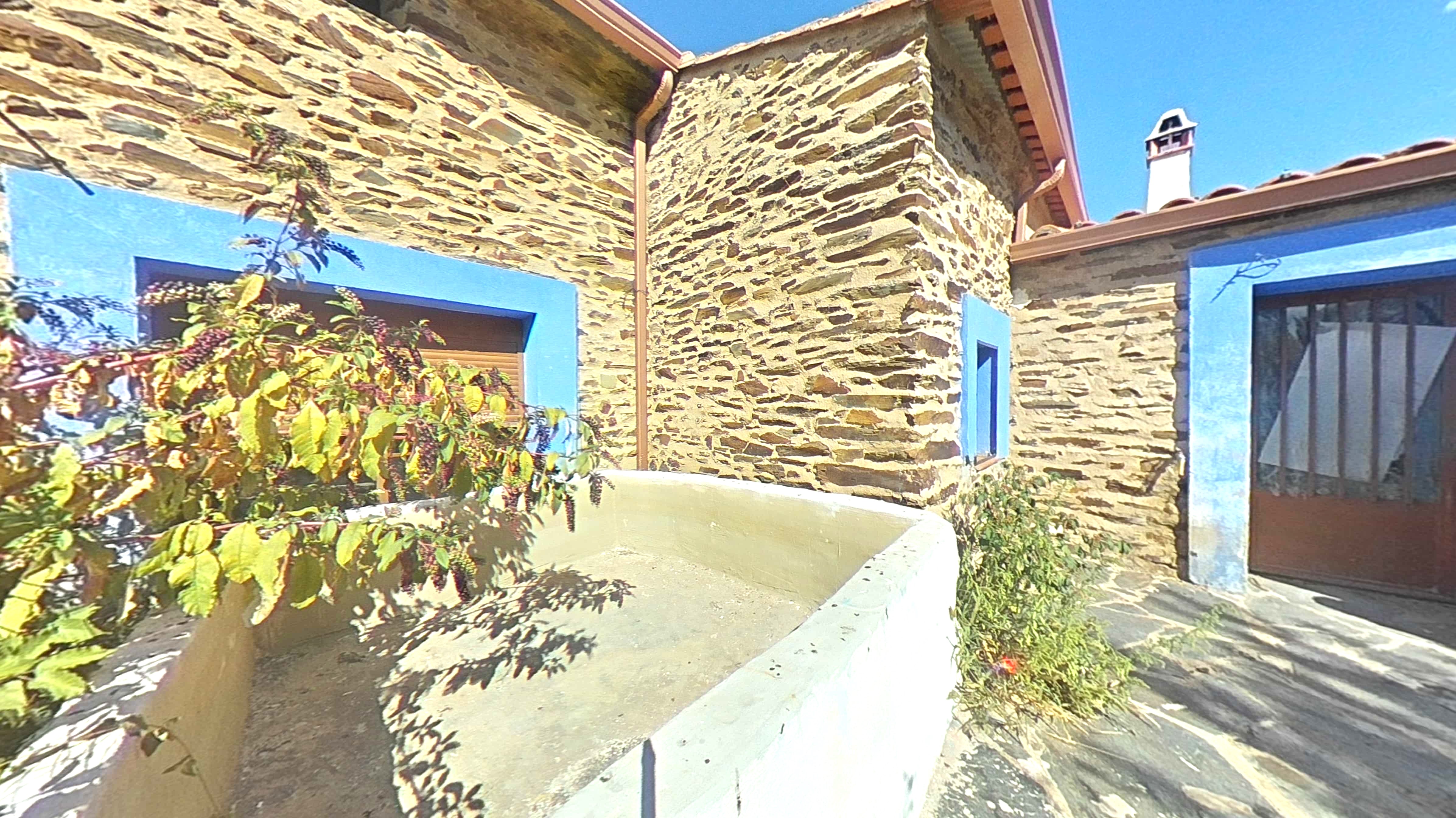 Oportunidade de Recuperação em Cáceres com Terraço e 3 Quartos - Image 2