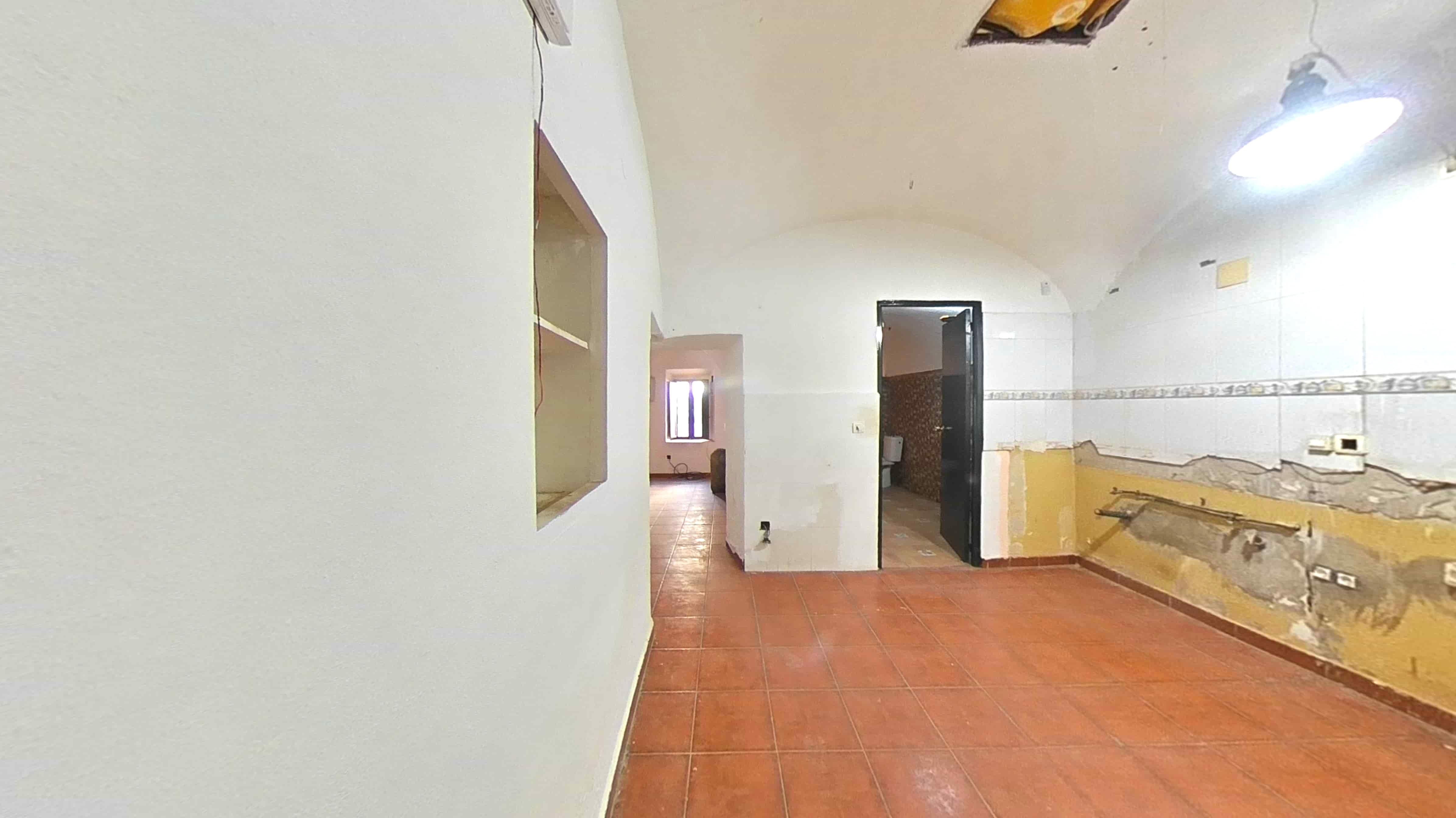 Oportunidade de Recuperação em Cáceres com Terraço e 3 Quartos - Image 9
