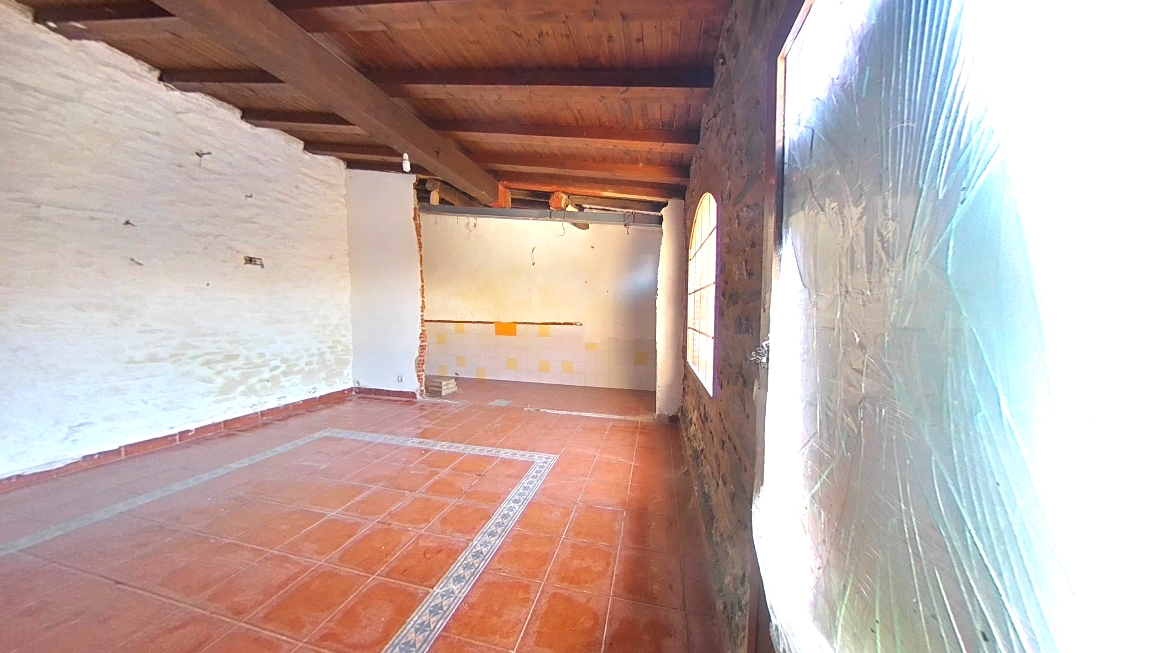 Oportunidade de Recuperação em Cáceres com Terraço e 3 Quartos - Image 14