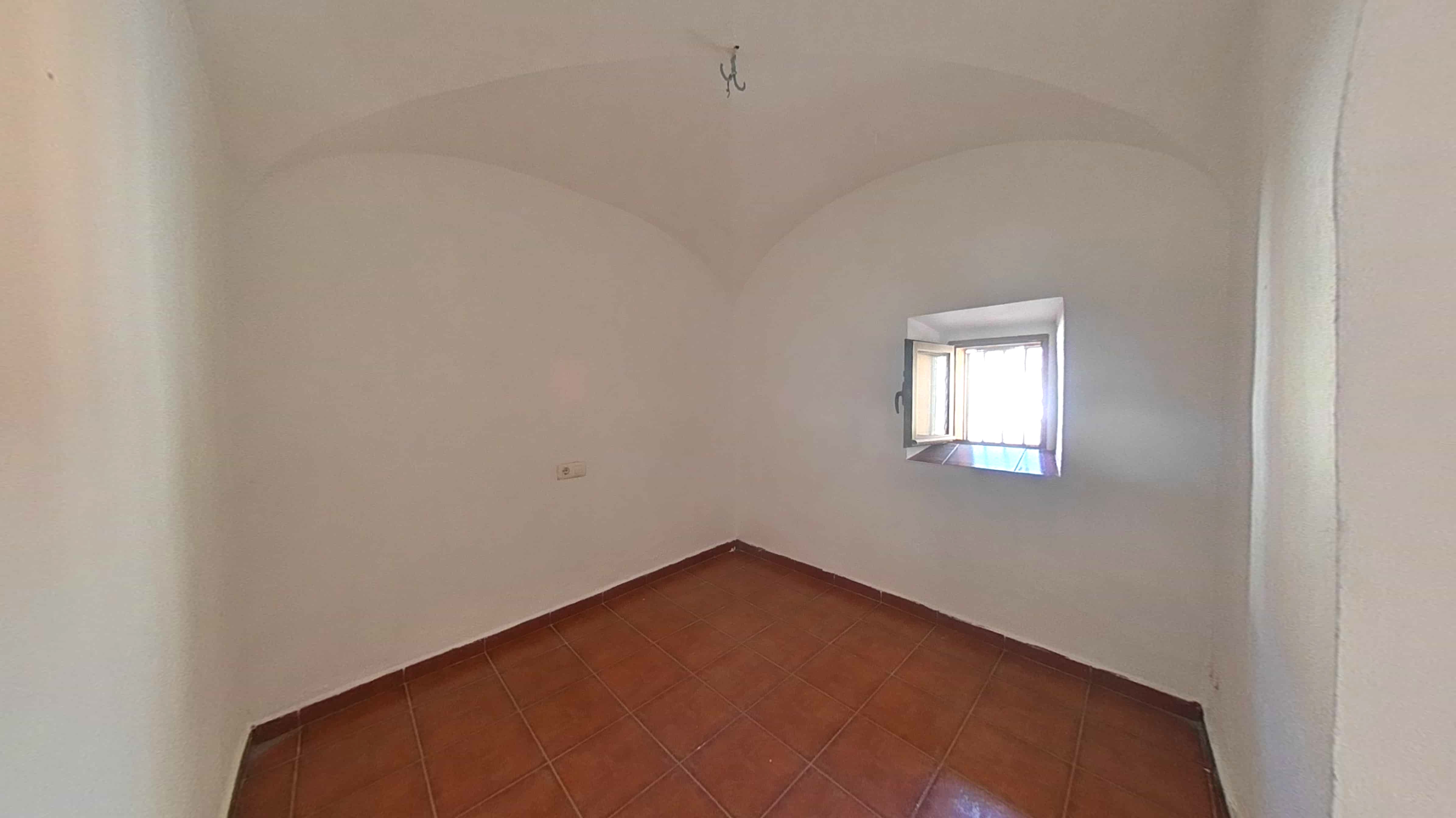 Oportunidade de Recuperação em Cáceres com Terraço e 3 Quartos - Image 21