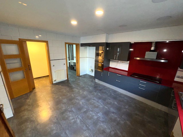  - Image 4
