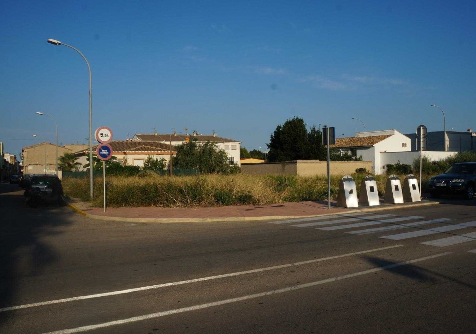 - Image 1