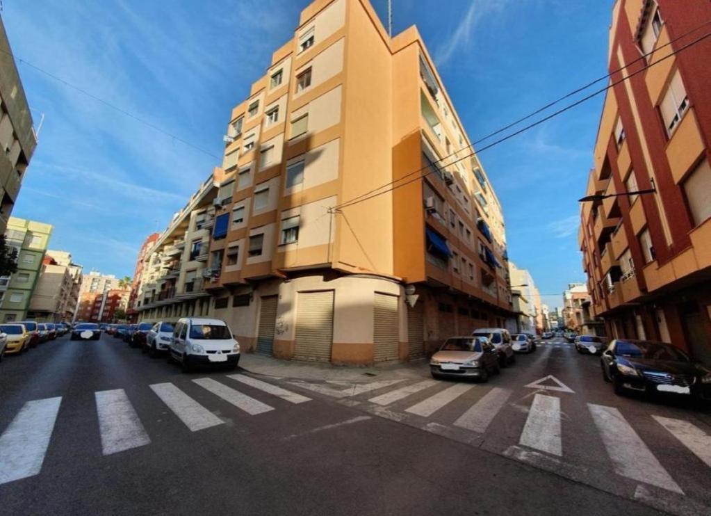 Venta de 2 Locales en Jaume D'Olid Sequier Nº 7 Alzira (Valencia/València) - Image 1