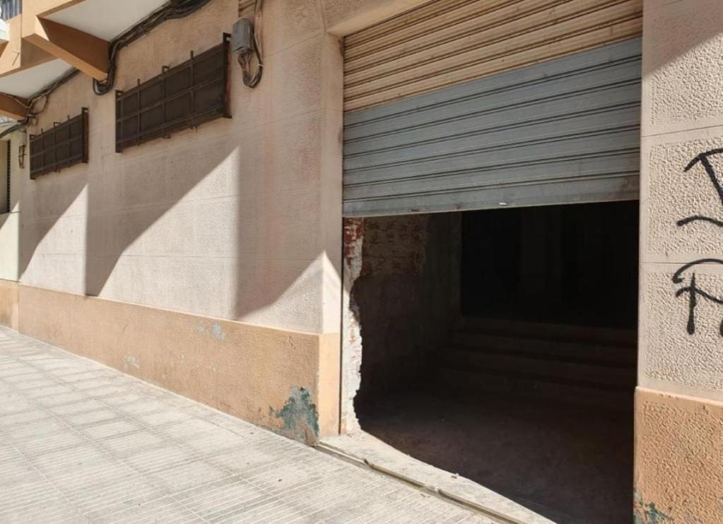 Venta de 2 Locales en Jaume D'Olid Sequier Nº 7 Alzira (Valencia/València) - Image 4