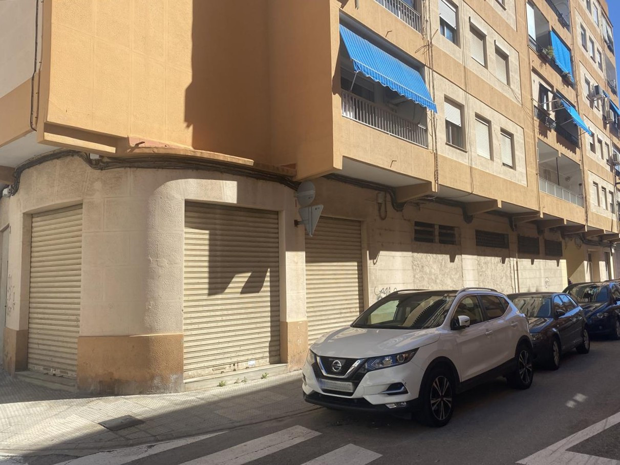 Venta de 2 Locales en Jaume D'Olid Sequier Nº 7 Alzira (Valencia/València) - Image 3