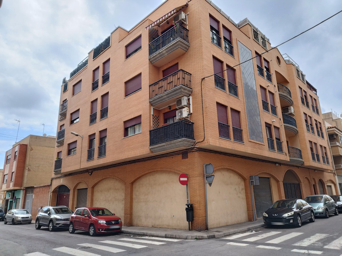 Local comercial en Don Juan De Austria