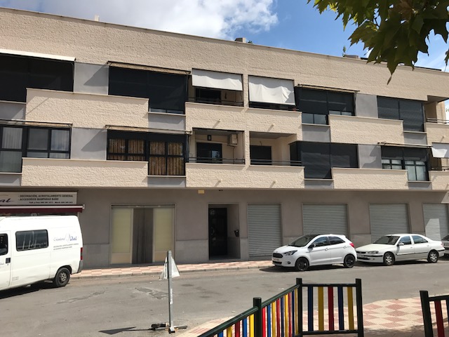 Oportunidade em Alacant: Apartamento com 3 Quartos e Varanda - Image 1