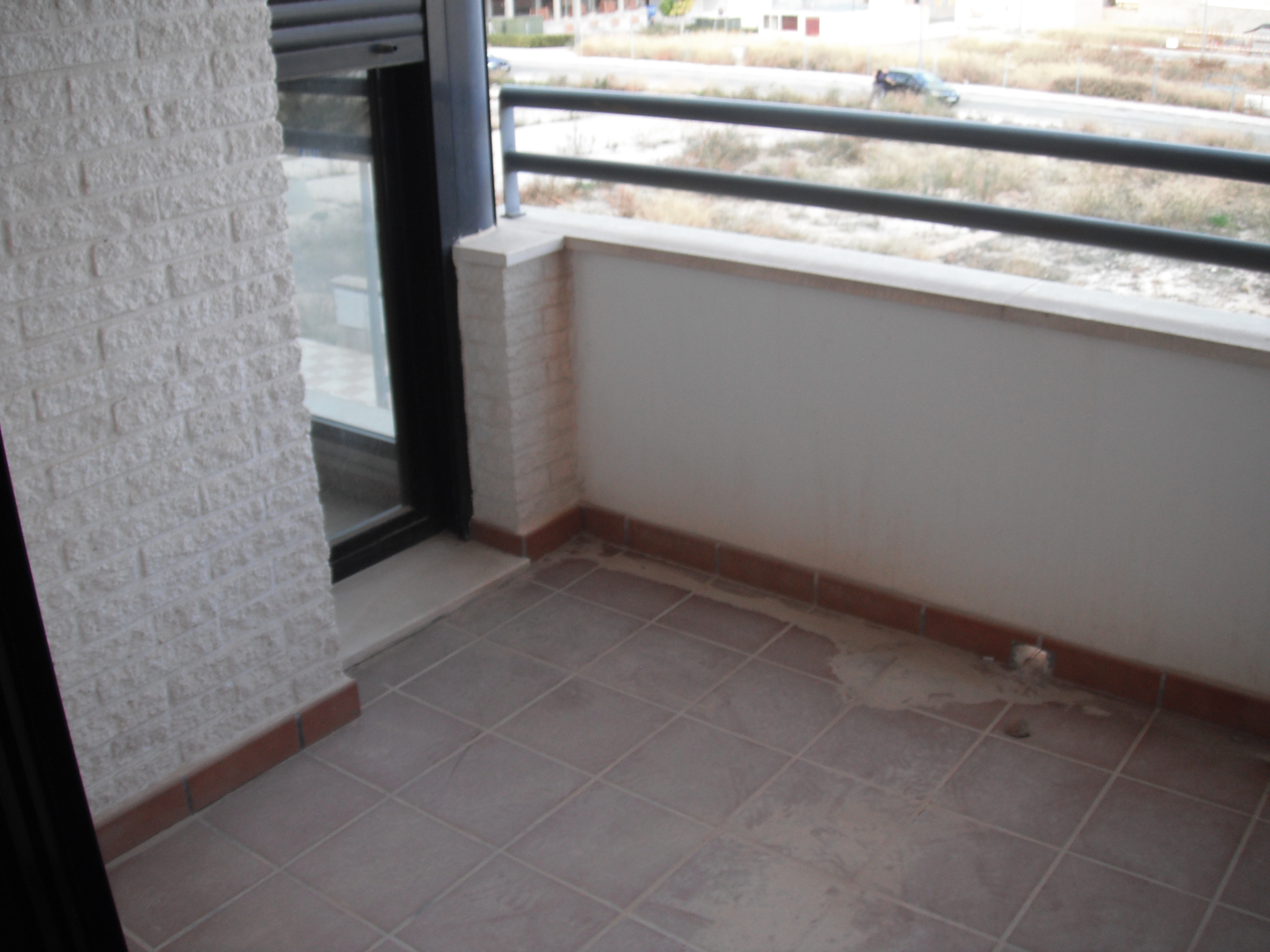 Oportunidade em Alacant: Apartamento com 3 Quartos e Varanda - Image 6