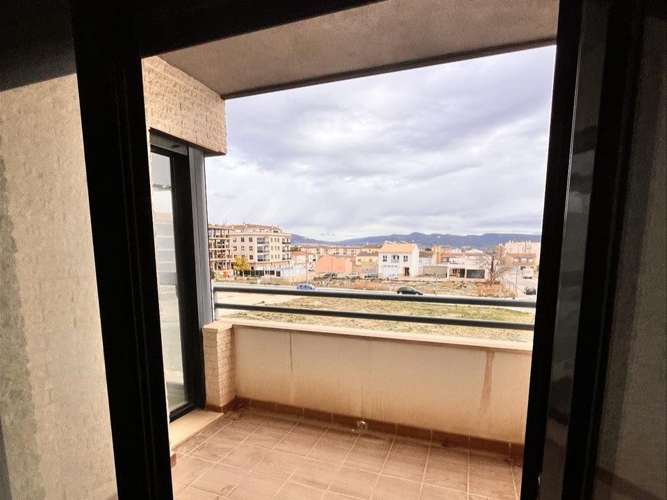 Oportunidade em Alacant: Apartamento com 3 Quartos e Varanda - Image 2