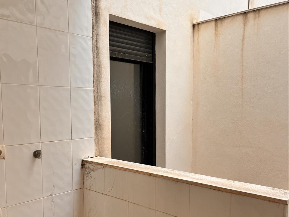 Oportunidade em Alacant: Apartamento com 3 Quartos e Varanda - Image 9