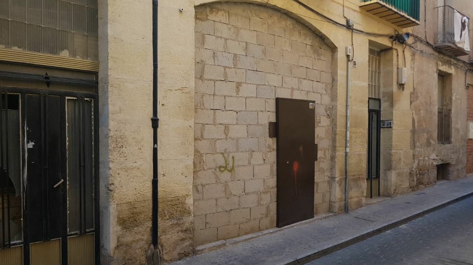 Oportunidade em Alcoy: Espaço para Recuperação a 15.000€ - Image 1