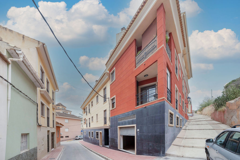 Espaçoso imóvel comercial em Monóvar, Alicante - Oportunidade única: € 28.000,00 - Image 1