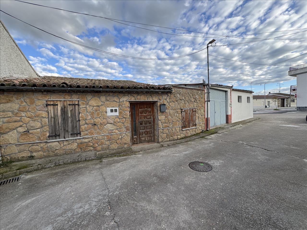 undefined - Image 1