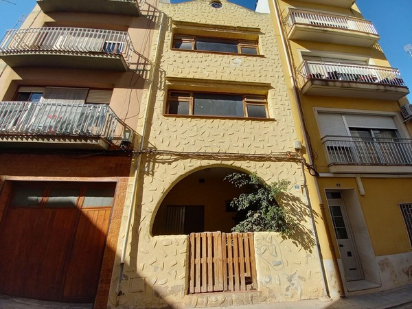 Casa adosada en Cl Berenguer De Cardona