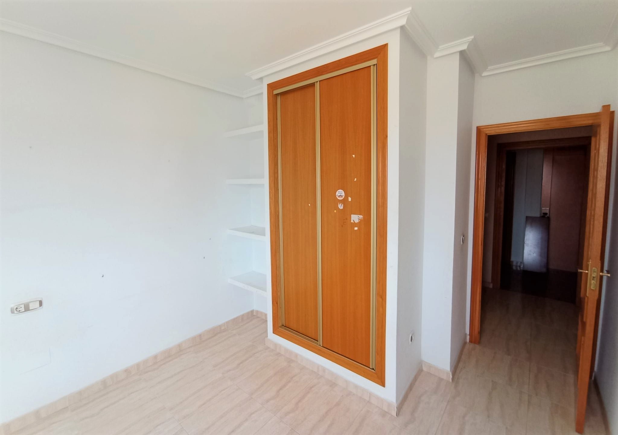 Espaçoso Apartamento T3 com 2 Casas de Banho em Murcia - Image 3