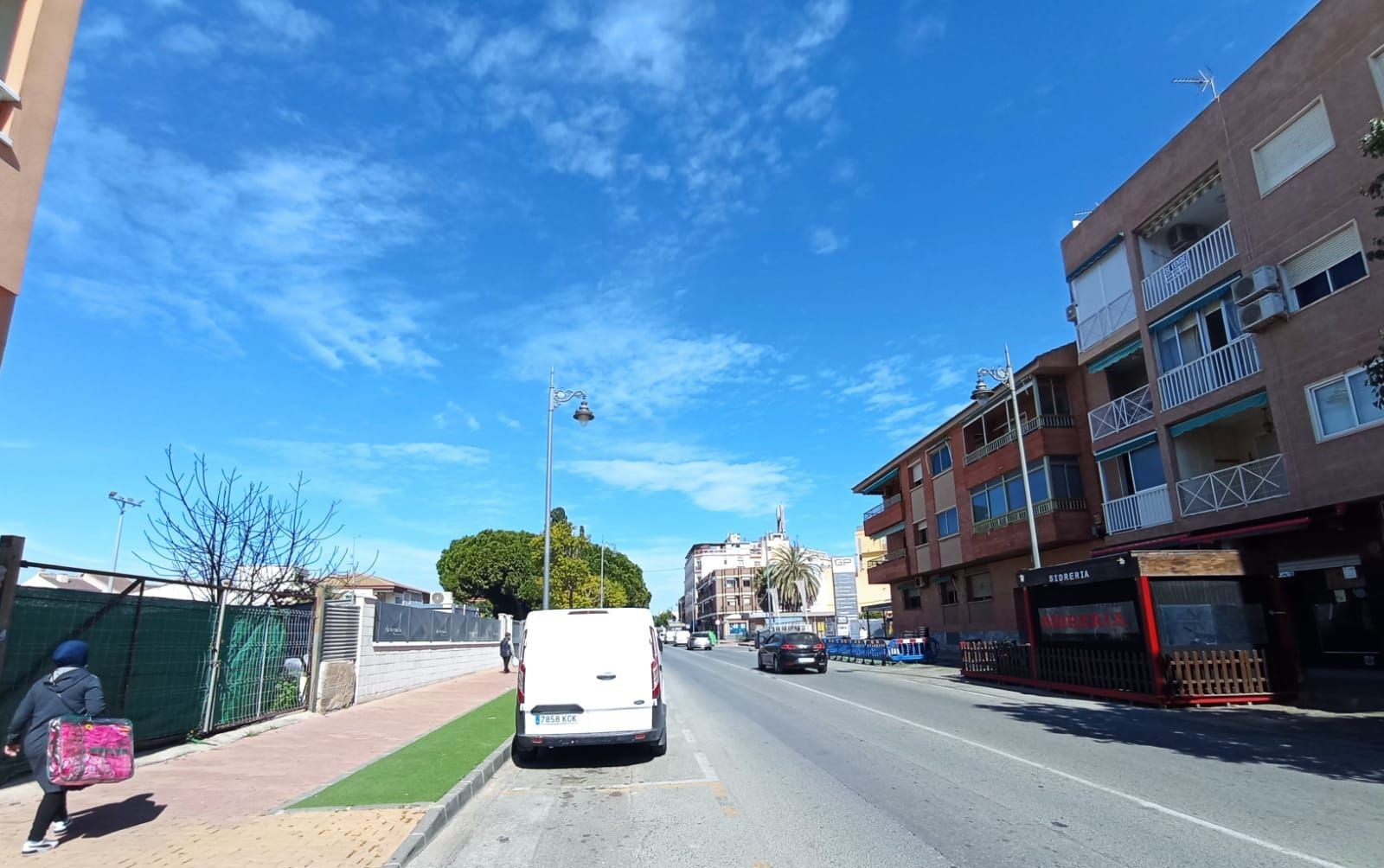 Espaçoso Apartamento T3 com 2 Casas de Banho em Murcia - Image 14