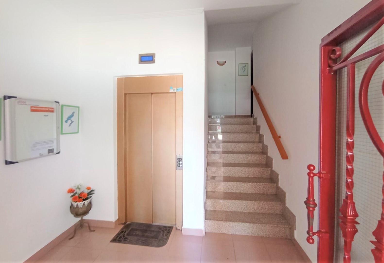 Espaçoso Apartamento T3 com 2 Casas de Banho em Murcia - Image 16