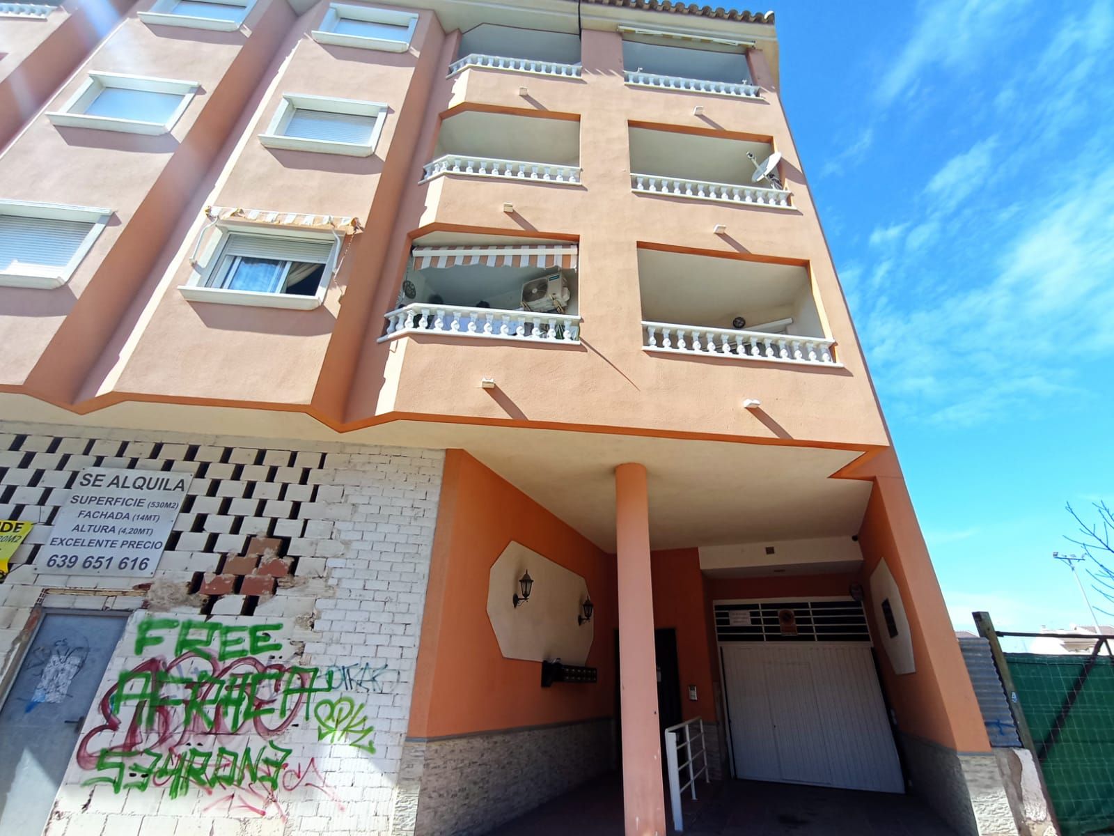 Espaçoso Apartamento T3 com 2 Casas de Banho em Murcia - Image 17