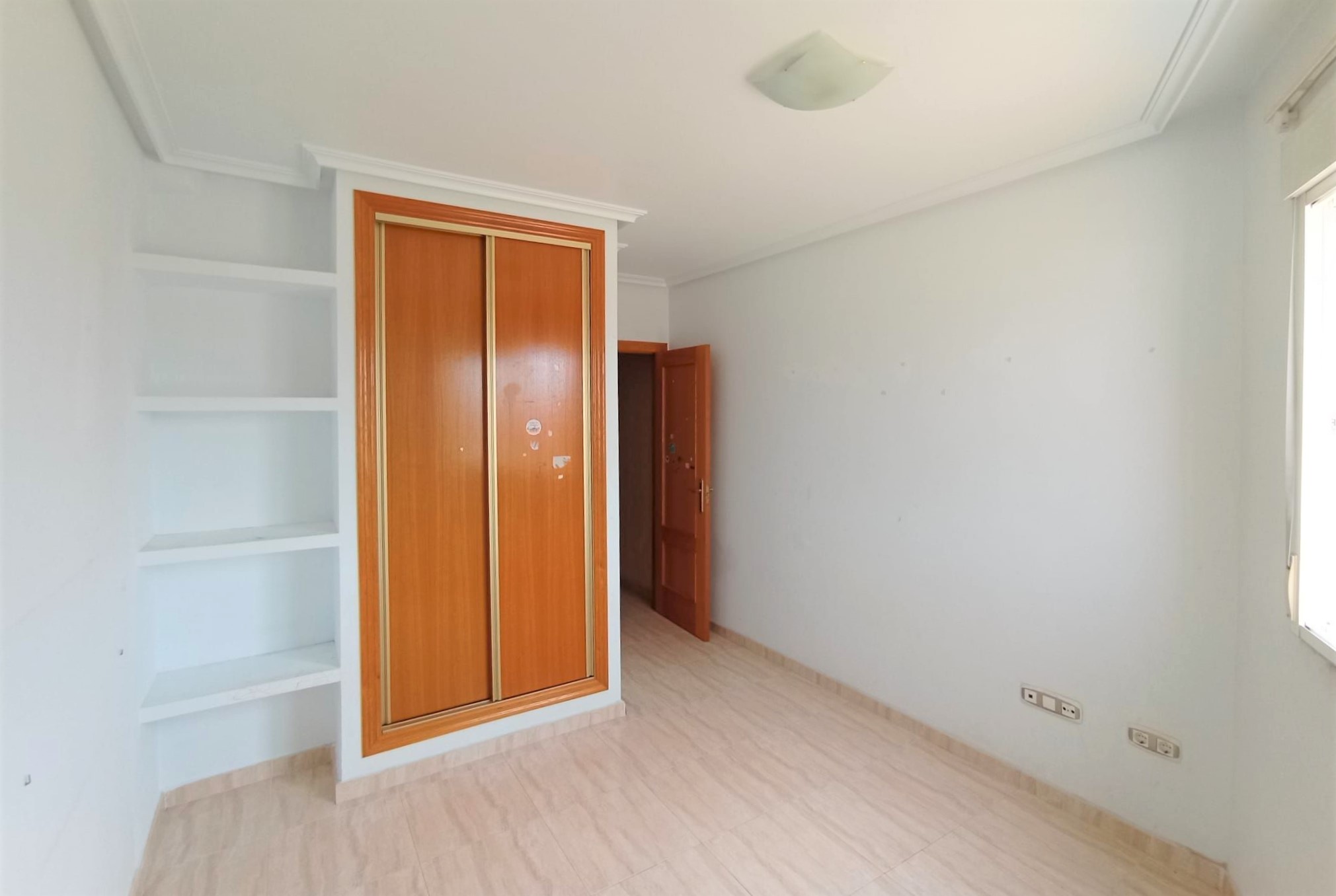 Espaçoso Apartamento T3 com 2 Casas de Banho em Murcia - Image 18