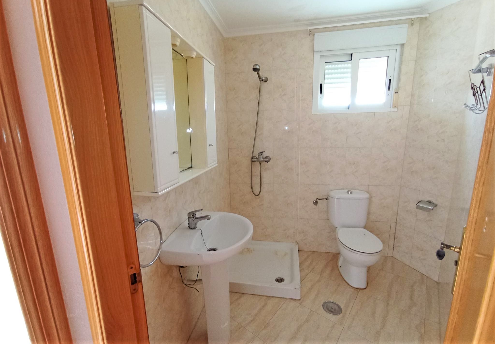 Espaçoso Apartamento T3 com 2 Casas de Banho em Murcia - Image 19