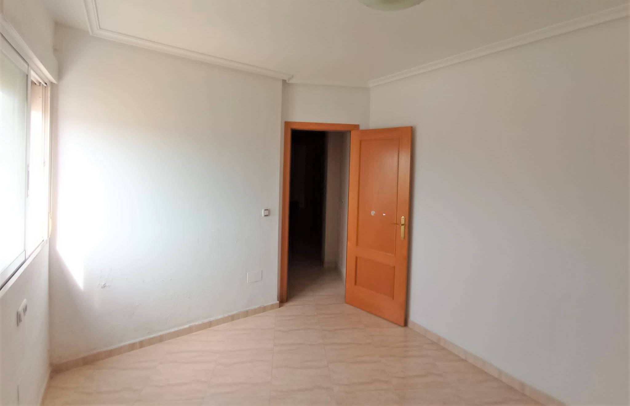 Espaçoso Apartamento T3 com 2 Casas de Banho em Murcia - Image 22