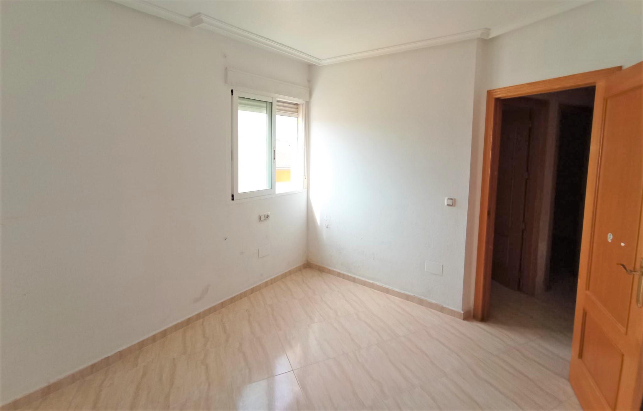 Espaçoso Apartamento T3 com 2 Casas de Banho em Murcia - Image 23