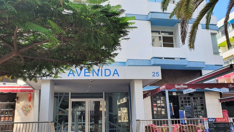 Local comercial en Avda Familia De Betancourt Y Molina 25 000 Bja 1