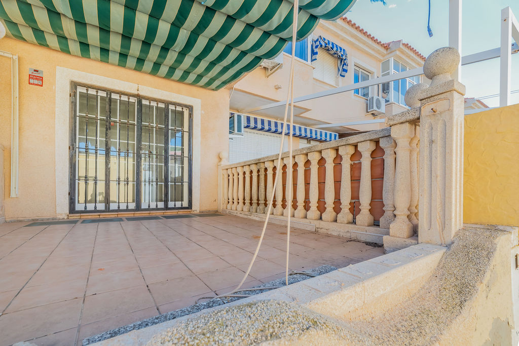 Casa adosada en TR Lobarro