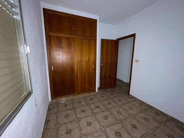 Oportunidade Única: Casa para Recuperar em Alacant com Terraço - Image 14