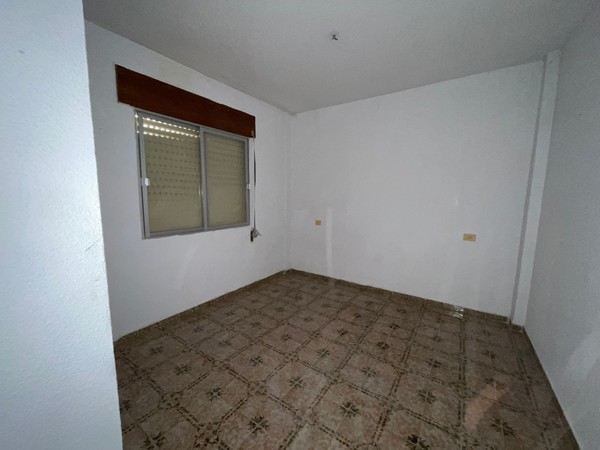 Oportunidade Única: Casa para Recuperar em Alacant com Terraço - Image 15