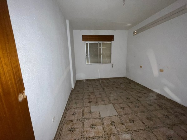 Oportunidade Única: Casa para Recuperar em Alacant com Terraço - Image 16
