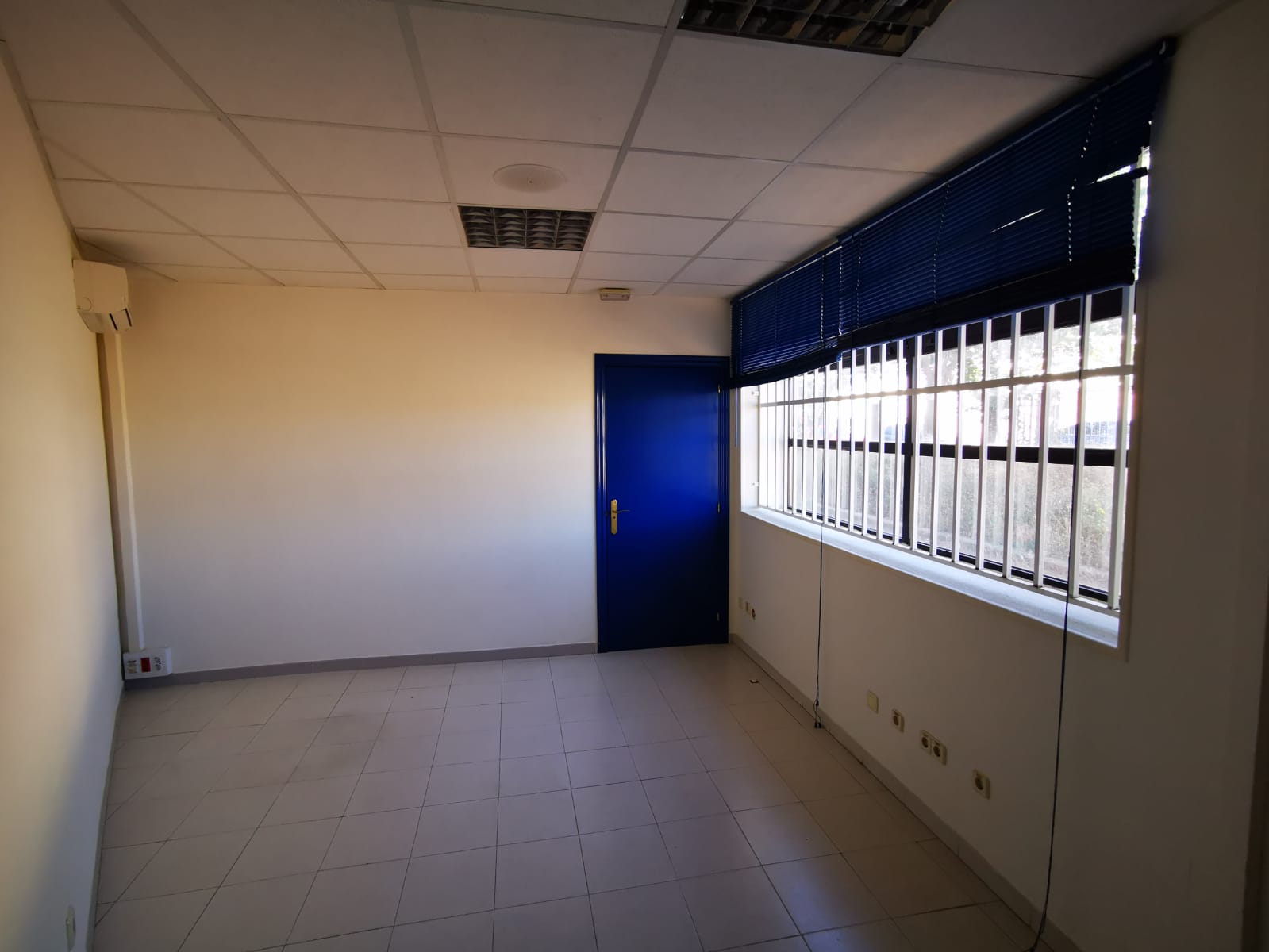 - Image 4