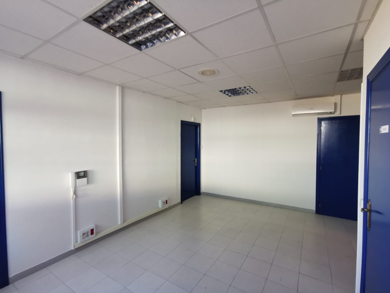 - Image 16