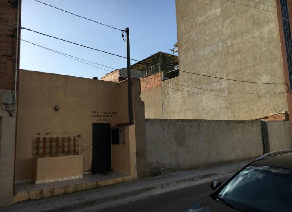 Excelente oportunidade para adquirir este terreno para uso residencial em Sabadell. - Image 3