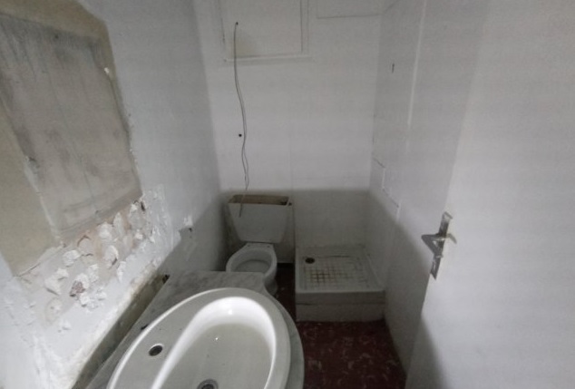 Apartamento em Sabadell, Barcelona - Oportunidade de Recuperação - Image 11