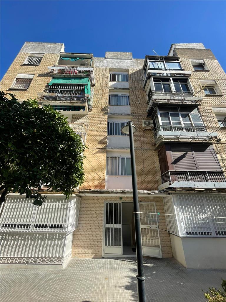 Piso en CL Zuheros