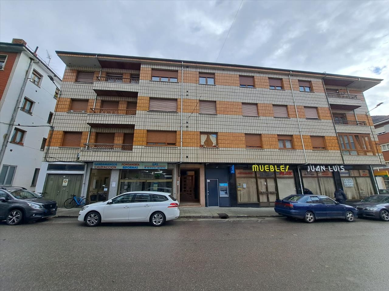 Piso en AV FRANCISCO CABRERA