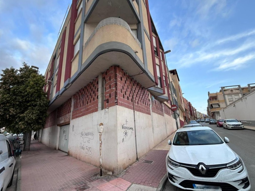 Local comercial en JUAN CARLOS I