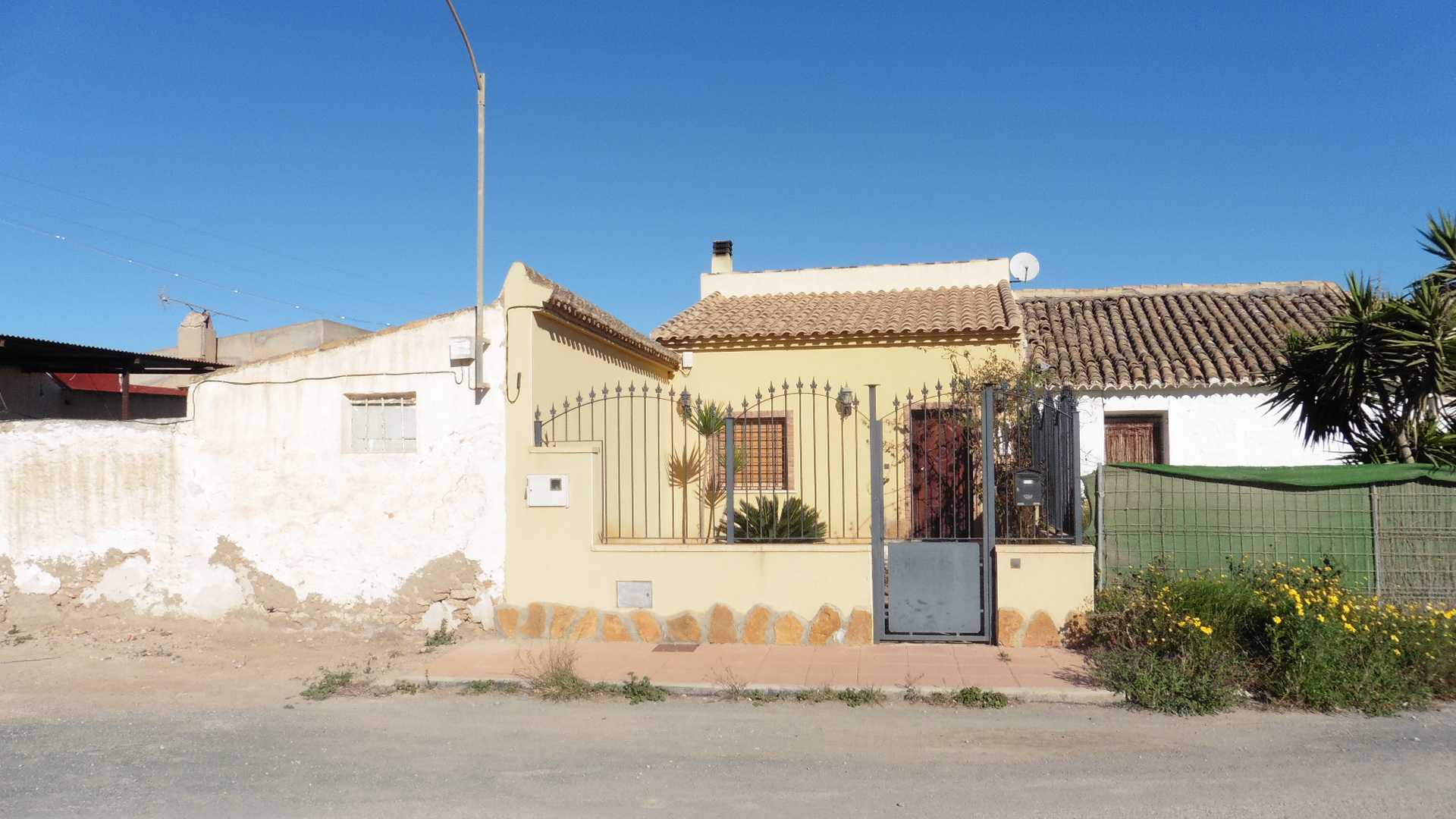 Casa adosada en Los Castillos (Jimenado)