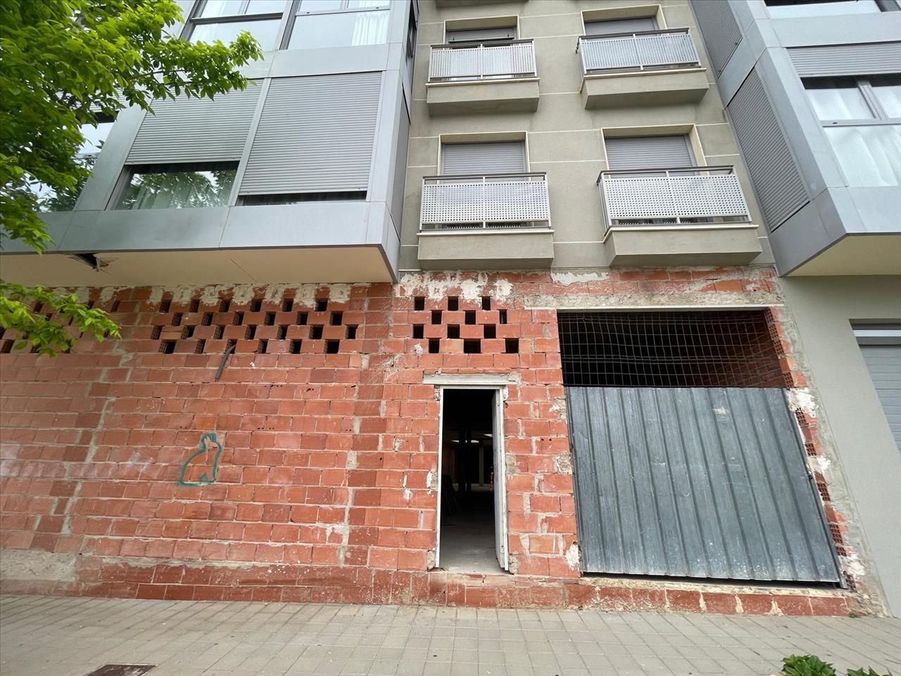 Local comercial en Pintor Juan Albert
