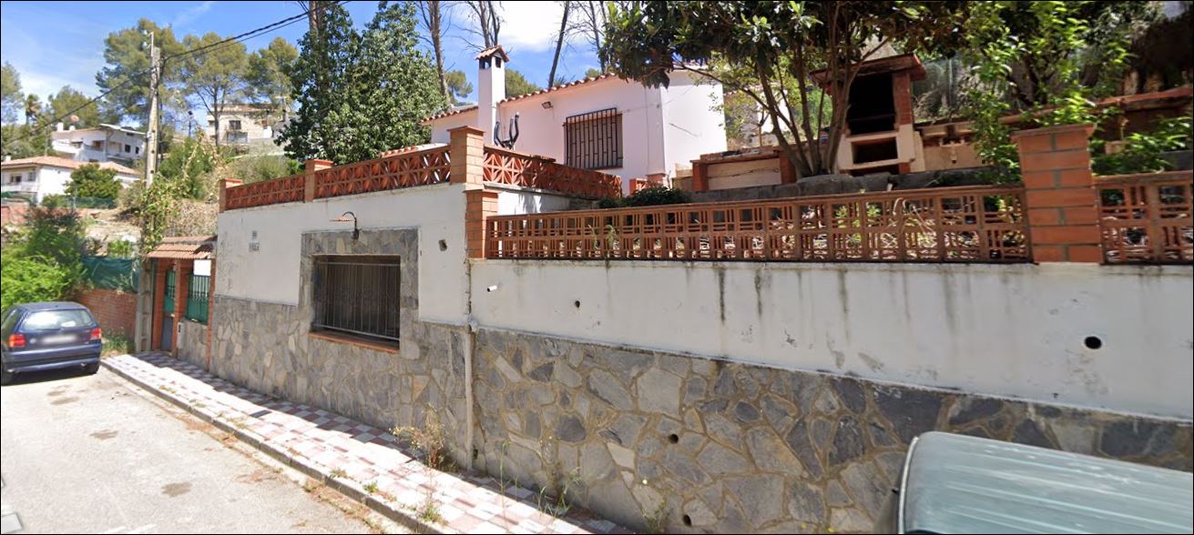Casa independiente en Calle Santiago Rusiol