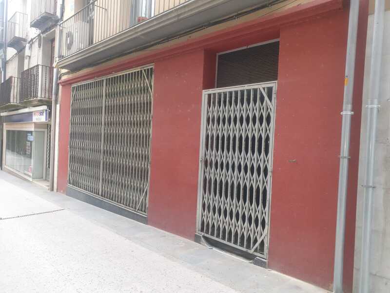 Oportunidade Única em Girona: Imóvel para Recuperação - Image 2