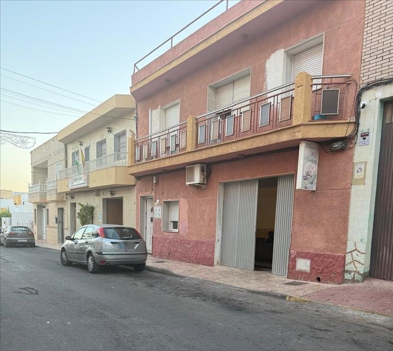 Casa independiente en Cervantes
