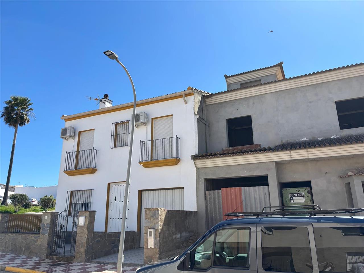 Casa independiente en Reyes Catolicos