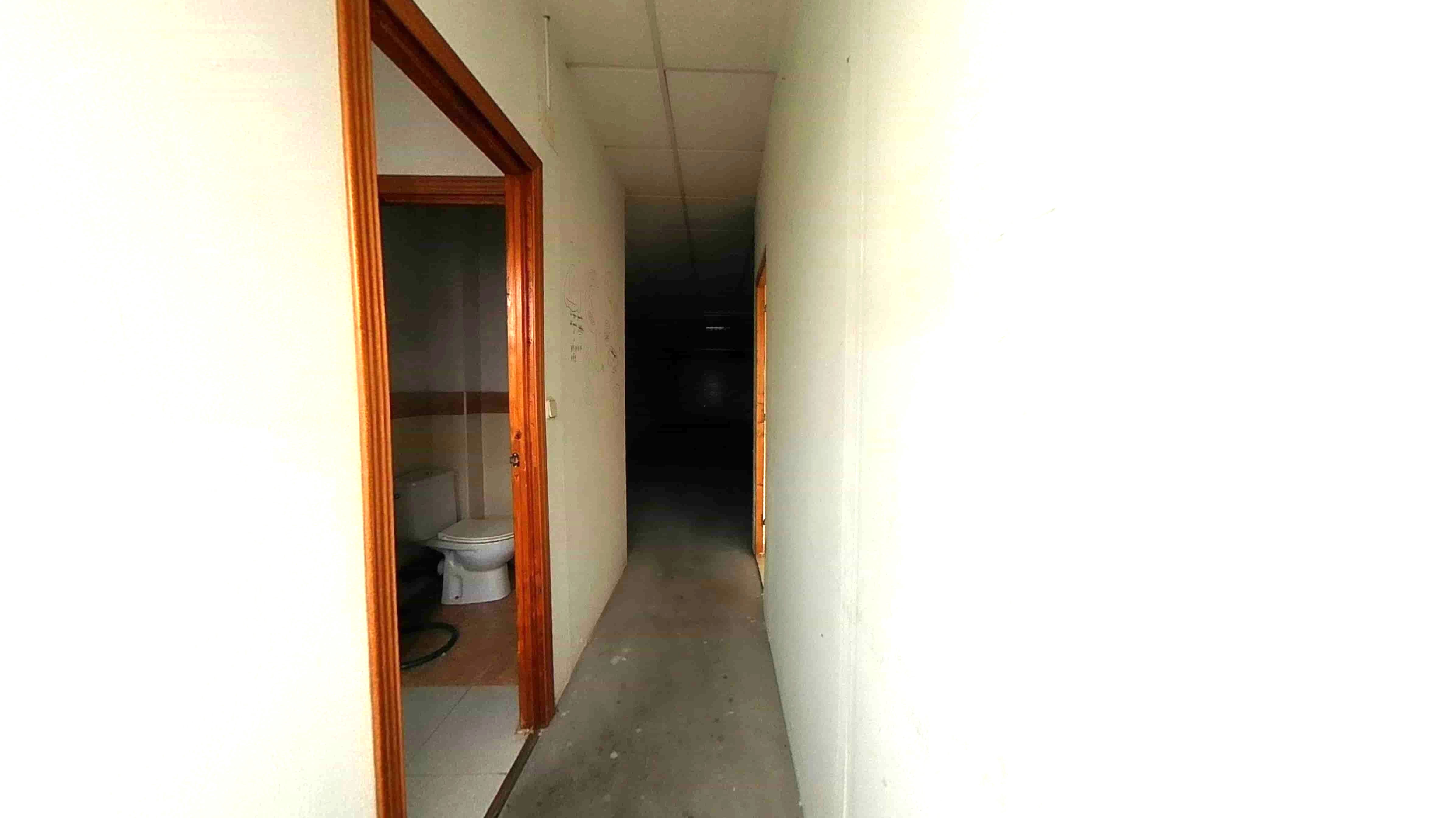  - Image 18